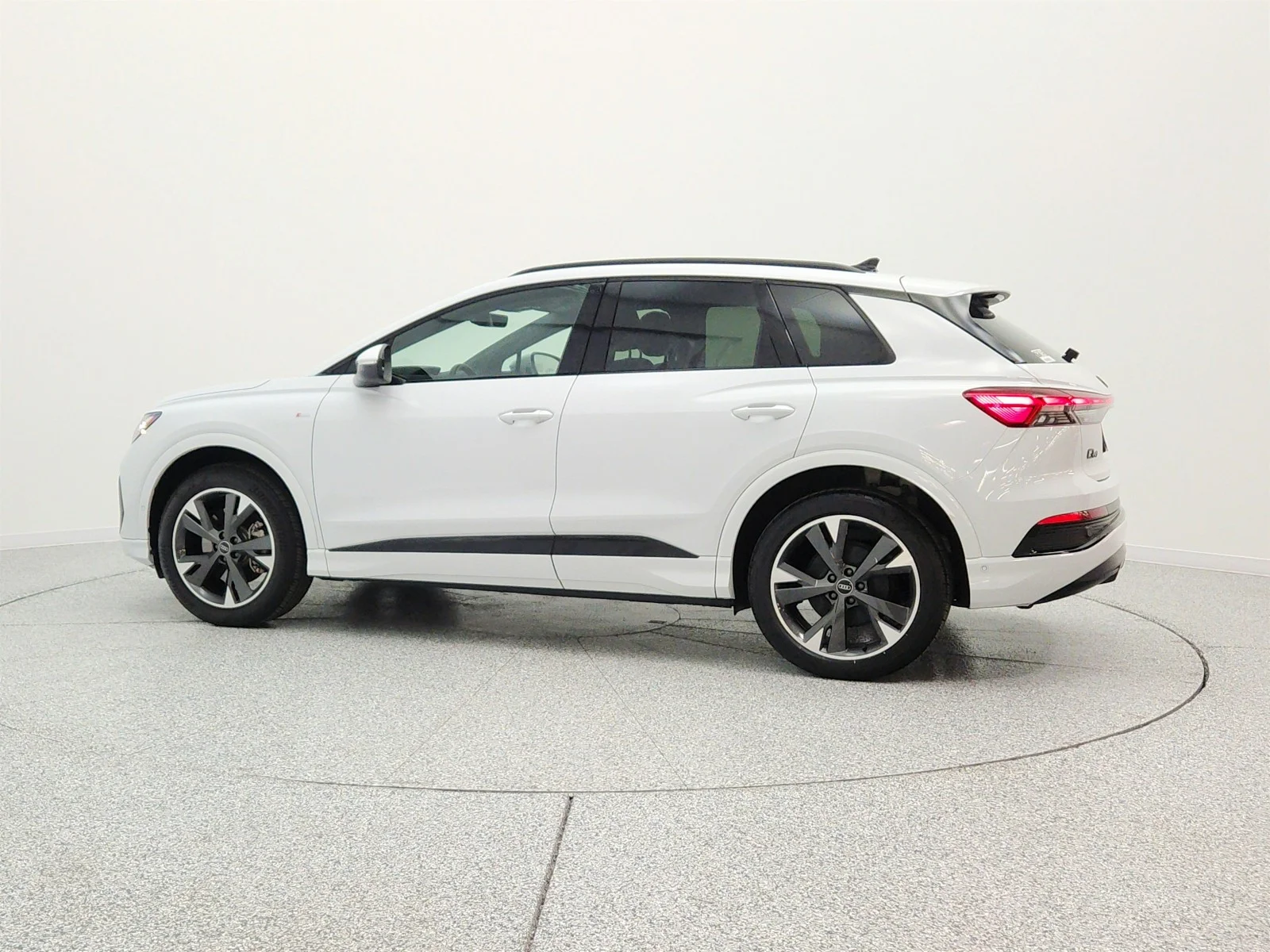 Used 2024 Glacier White Metallic Audi Premium Plus 50 quattro image 8