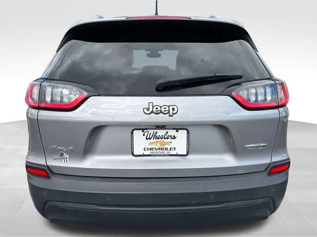 Used 2020 Silver Jeep Latitude Plus 4x4 image 4
