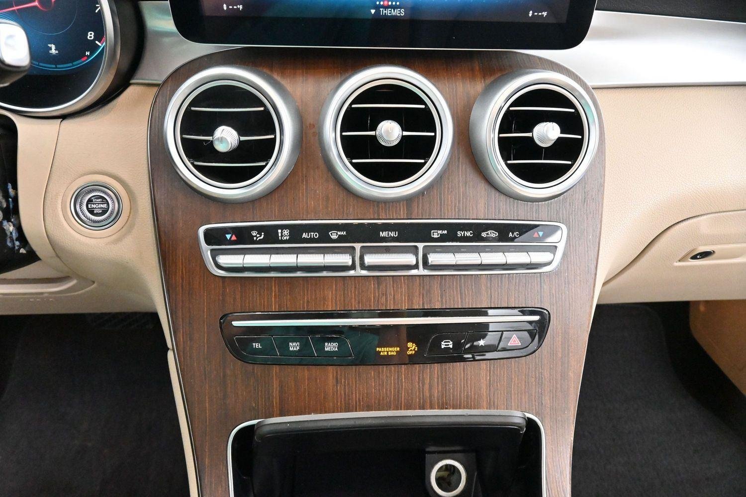 Used 2021 Mojave Silver Metallic Mercedes-Benz GLC 300 image 23