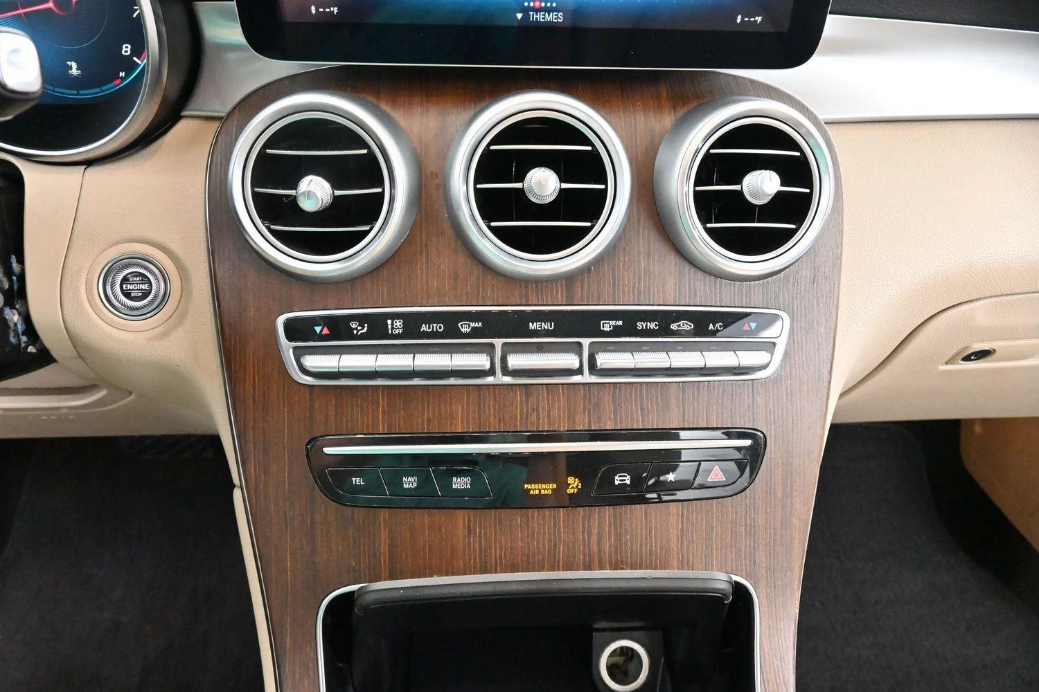 Used 2021 Mojave Silver Metallic Mercedes-Benz GLC 300 image 23