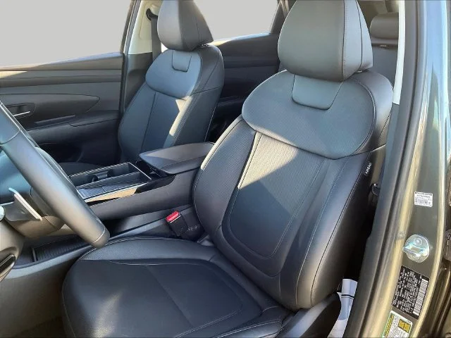 Used 2025 Gray Hyundai SEL Convenience image 23