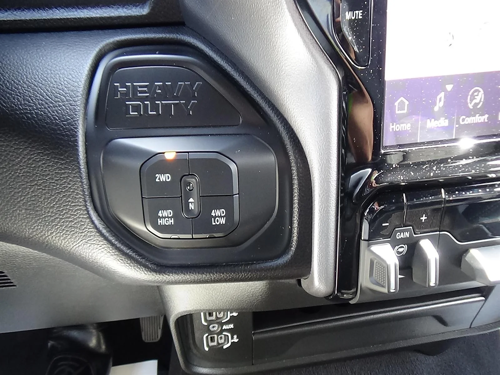 Certified Used 2025 Granite Crystal Metallic Clear Coat (pau) RAM Big Horn image 28