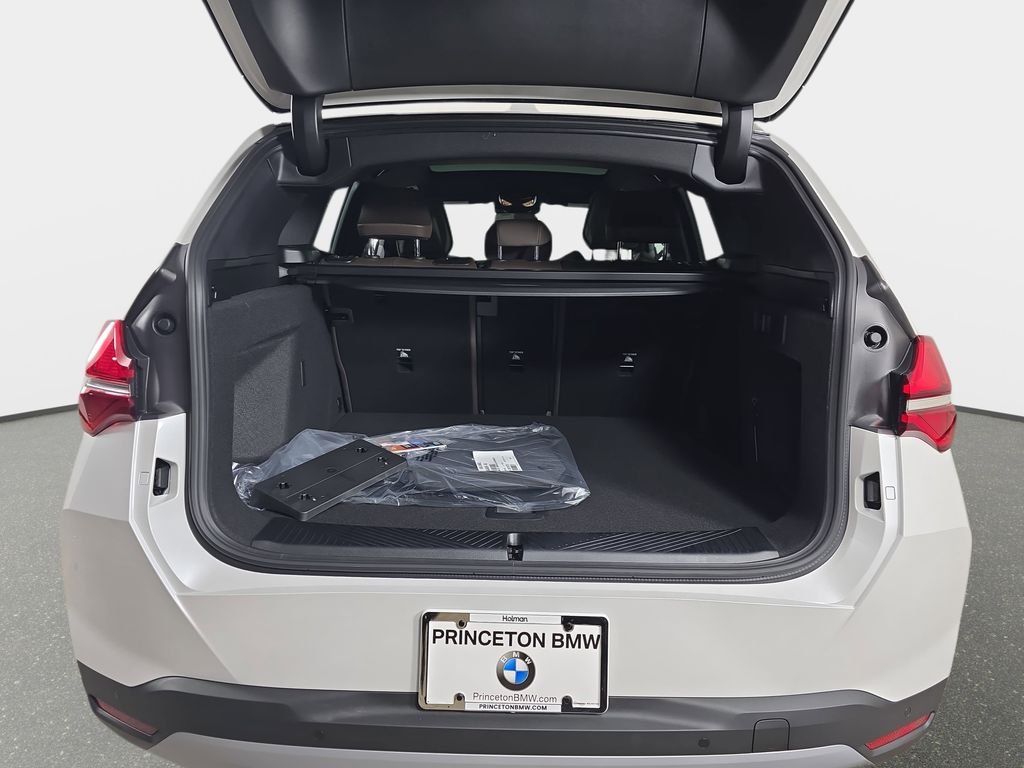 New 2026 Mineral White Metallic BMW 30 xDrive image 12