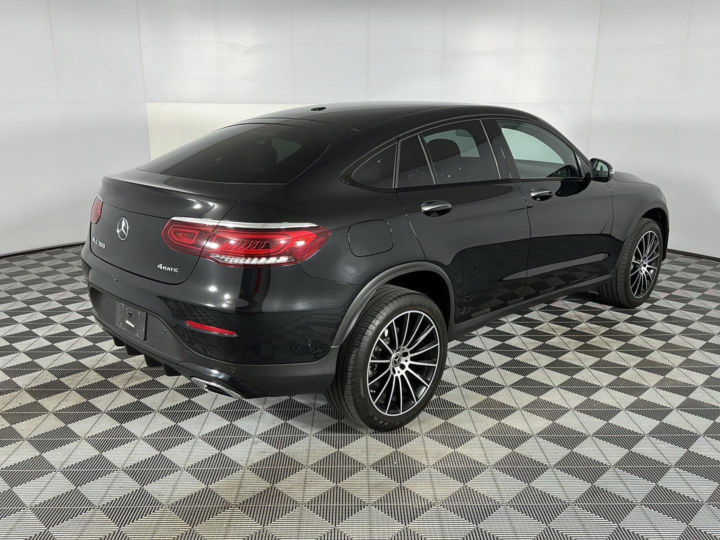 Used 2023 Obsidian Black Metallic Mercedes-Benz GLC 300 image 8