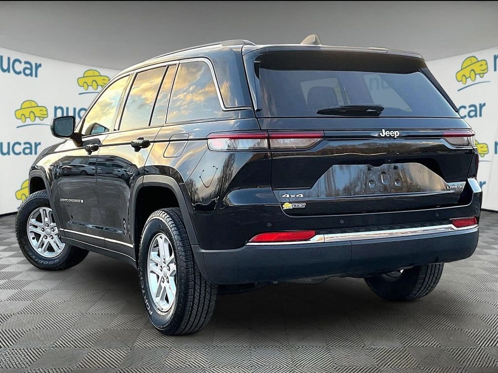 Used 2023 Black Jeep Laredo image 4