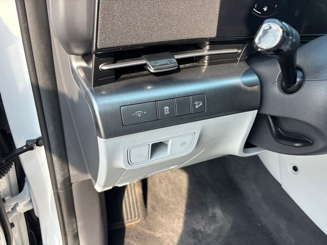 Used 2024 White Hyundai SEL image 16