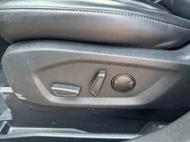 Used 2024 Gray Ford SEL image 21