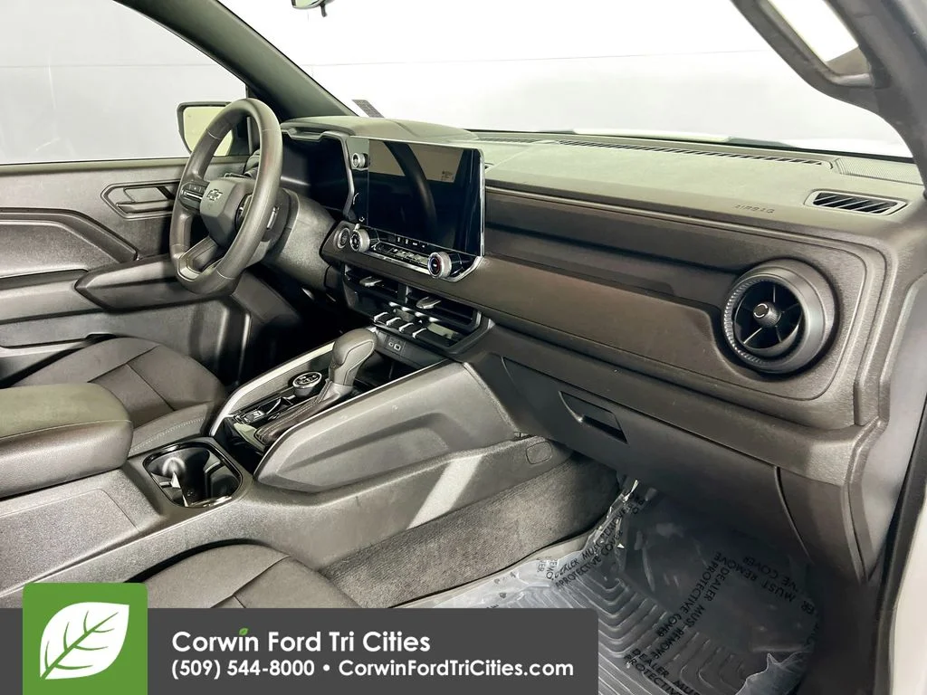 Used 2024 Summit White Chevrolet Trail Boss image 27