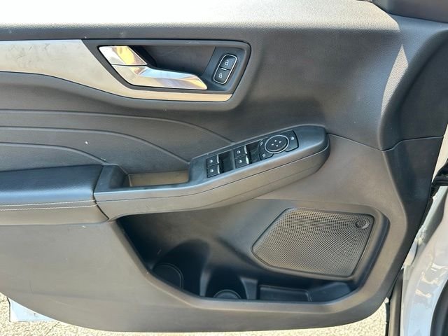 Used 2021 White Ford SE image 22