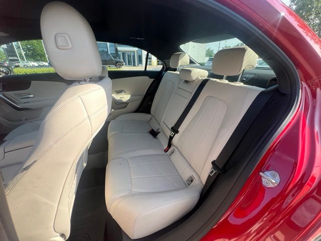 Used 2019 Jupiter Red Mercedes-Benz A 220 image 21