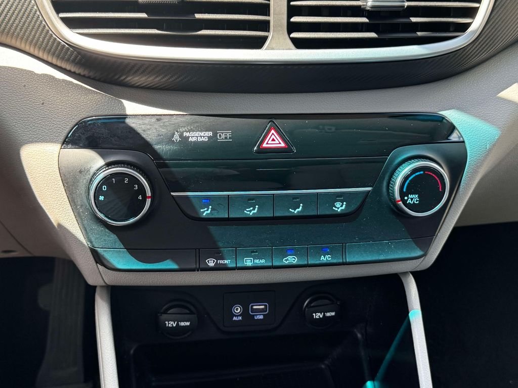 Used 2019 Gray Hyundai SE image 27