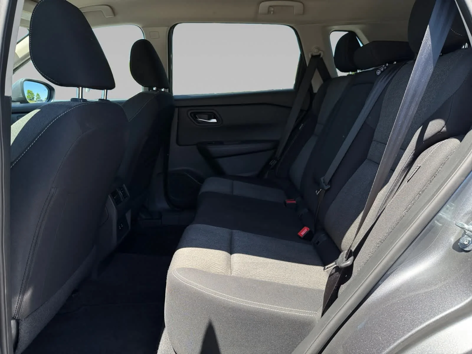 2024 Nissan Rogue SV - Photo 22