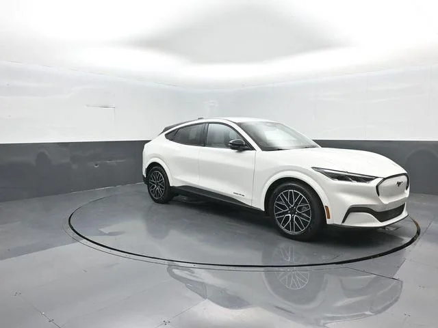 New 2026 Star White Metallic Tri-coat Ford Premium image 2