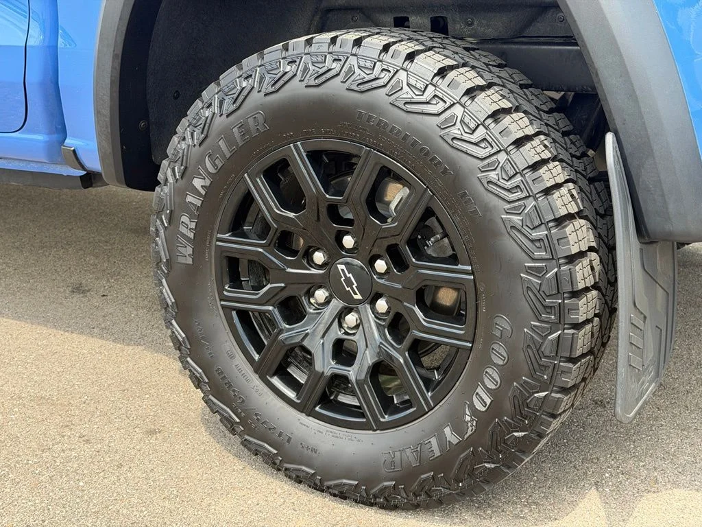 Used 2025 Blue Chevrolet Trail Boss image 26