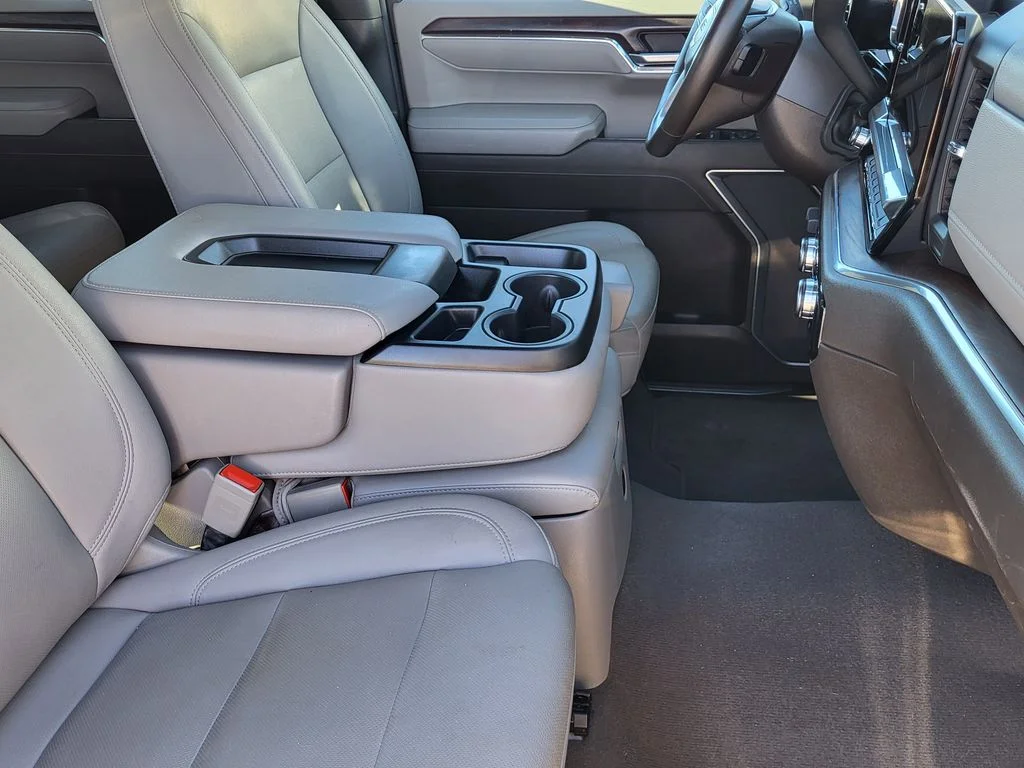 Used 2025 Summit White GMC SLT image 11