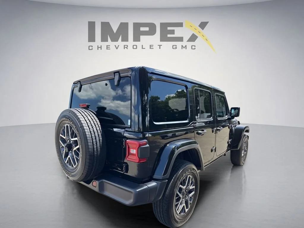 Used 2025 Black Jeep Sahara image 5