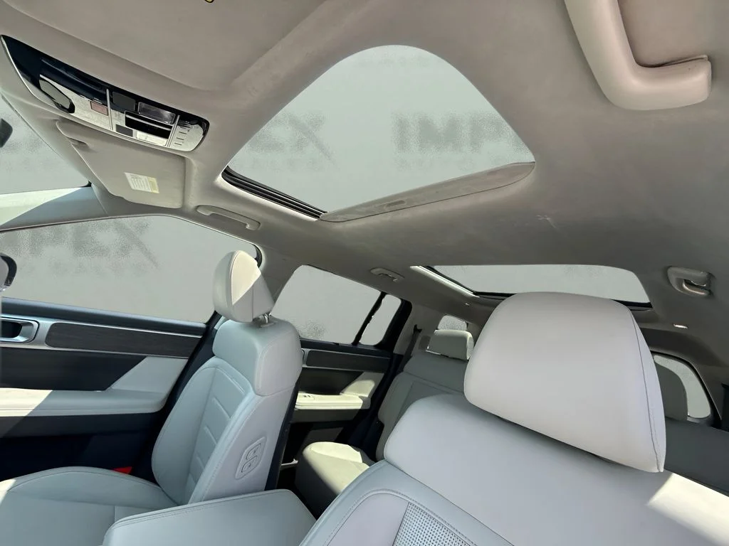 Used 2025 Gray Hyundai Calligraphy image 6