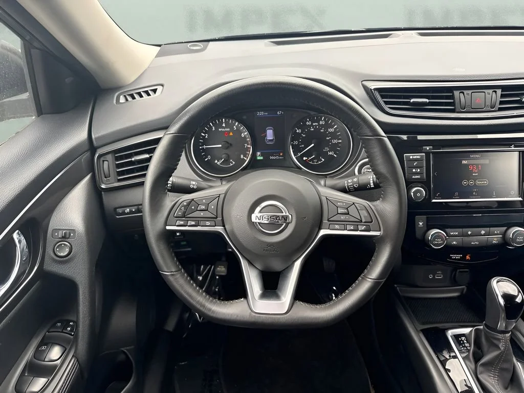 Used 2018  Nissan SV image 14