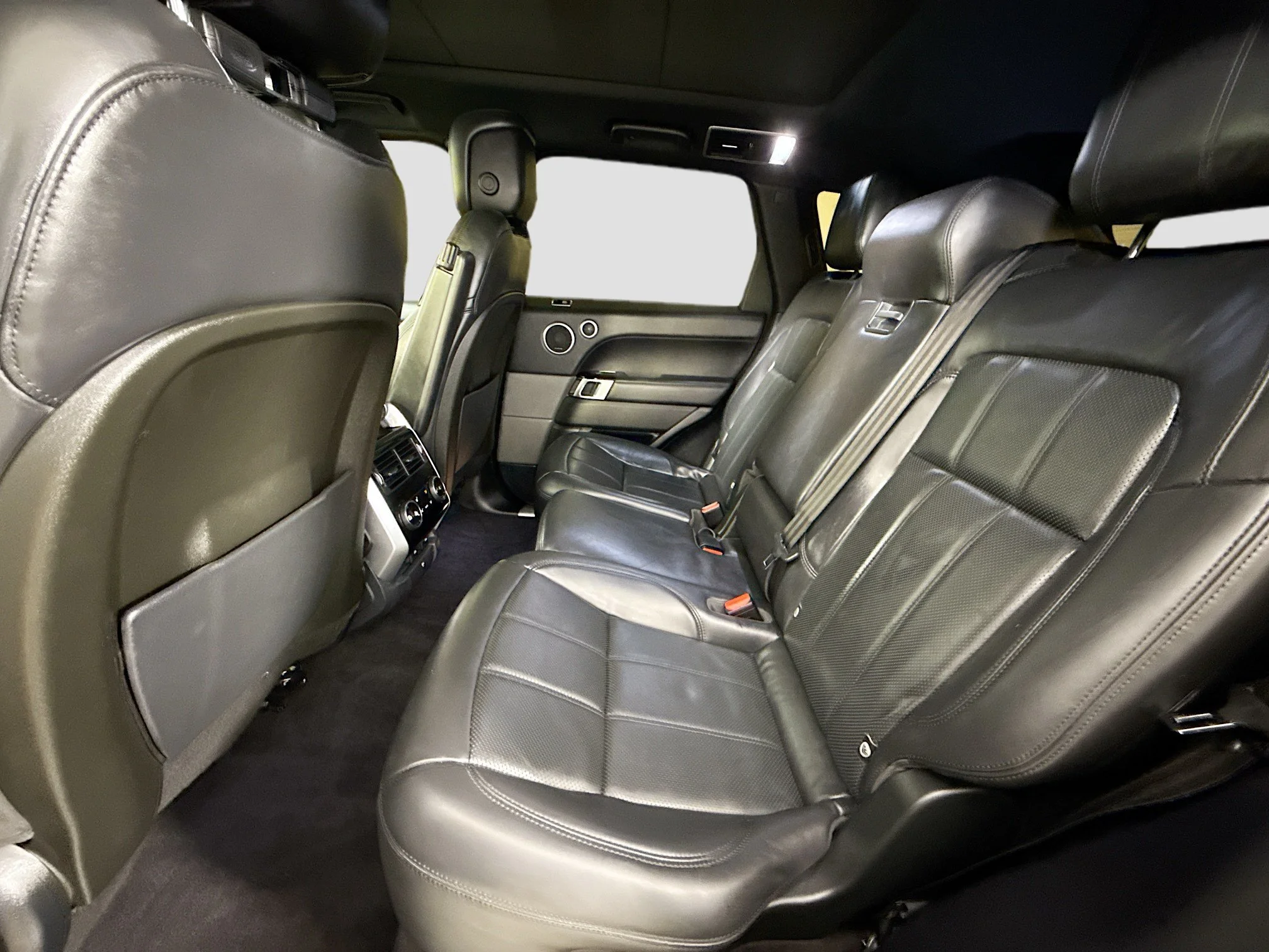 Used 2020  Land Rover HSE Dynamic image 26