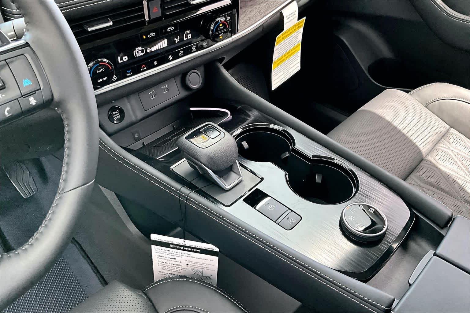 New 2026 Everest White Pearl Tricoat Nissan Platinum image 7