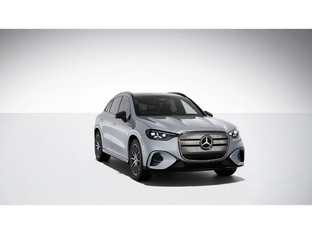 New 2027 Silver Mercedes-Benz GLC 400 image 9