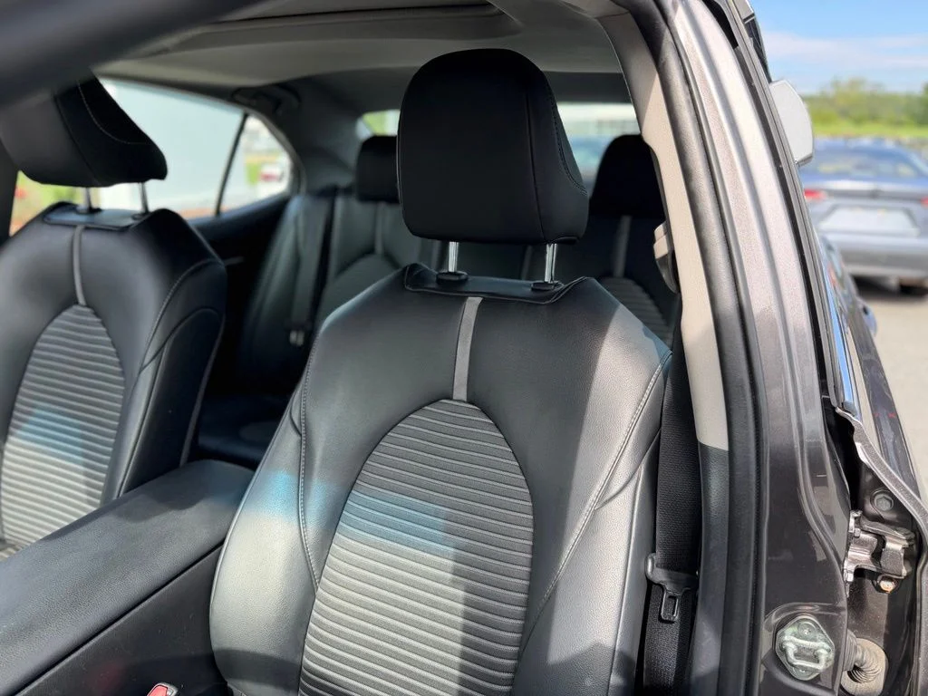 Used 2018 Gray Toyota SE image 8
