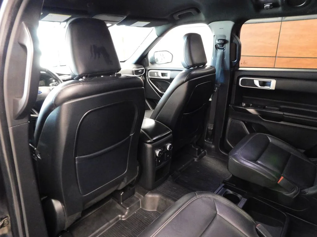 Used 2020 Agate Black Metallic Ford XLT image 34