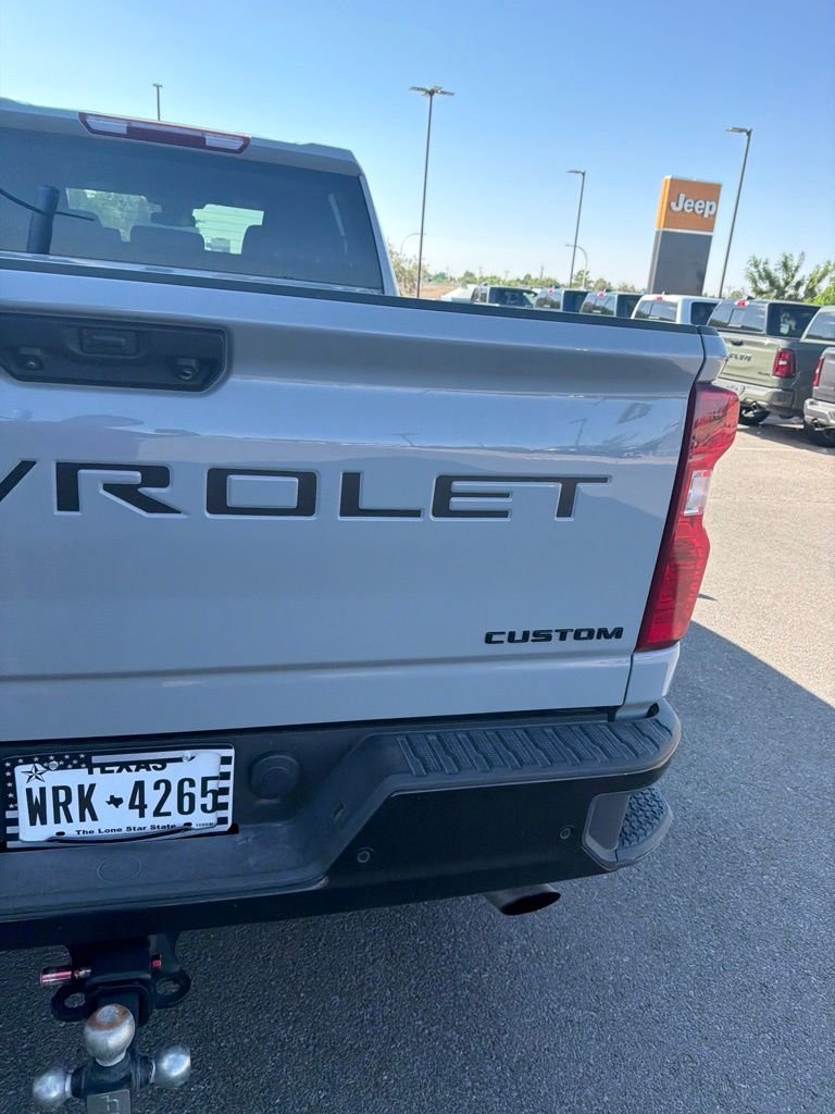 Used 2025 Gray Chevrolet Custom image 13