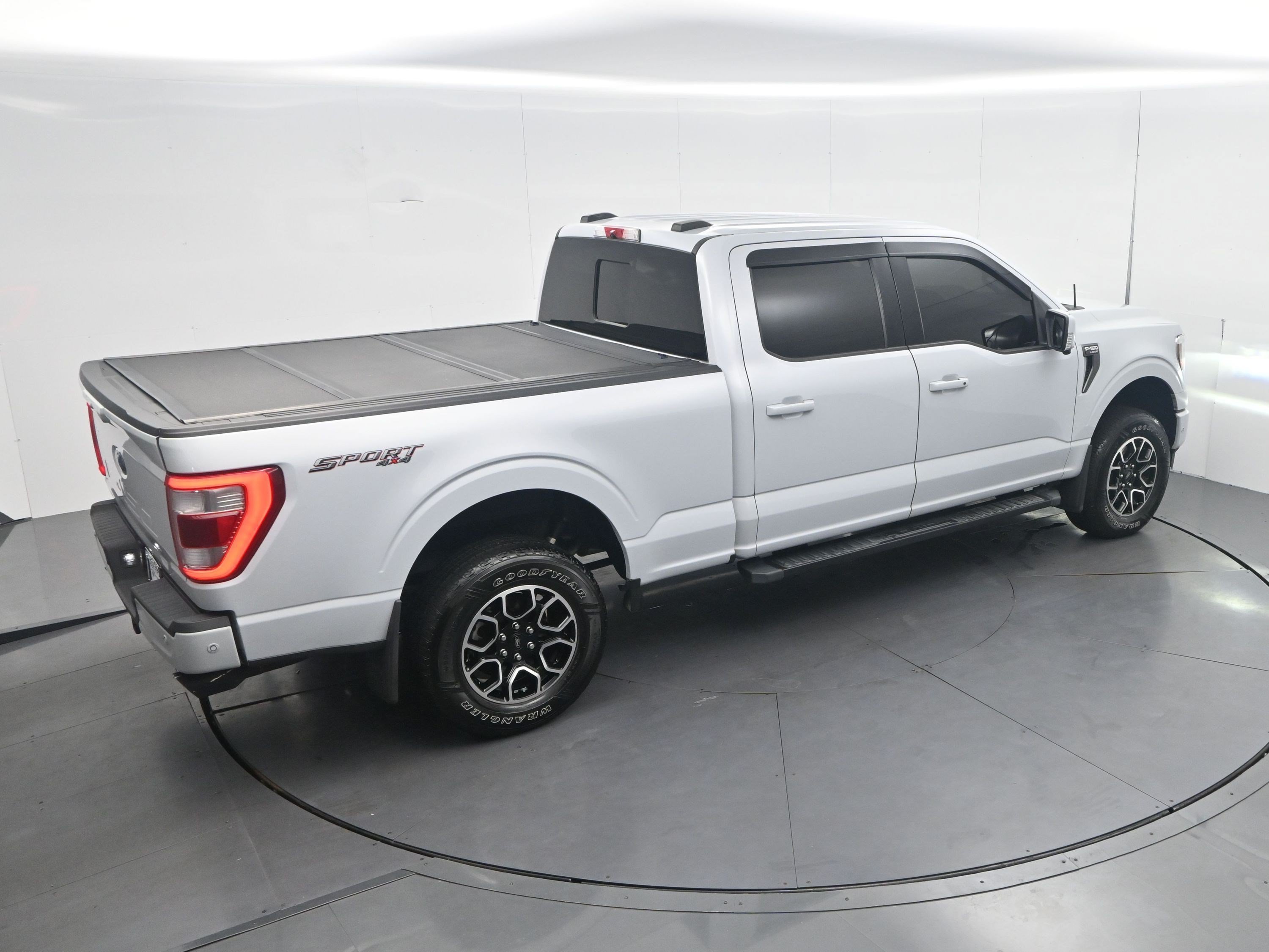 Certified Used 2021 White Metallic Ford LARIAT image 37