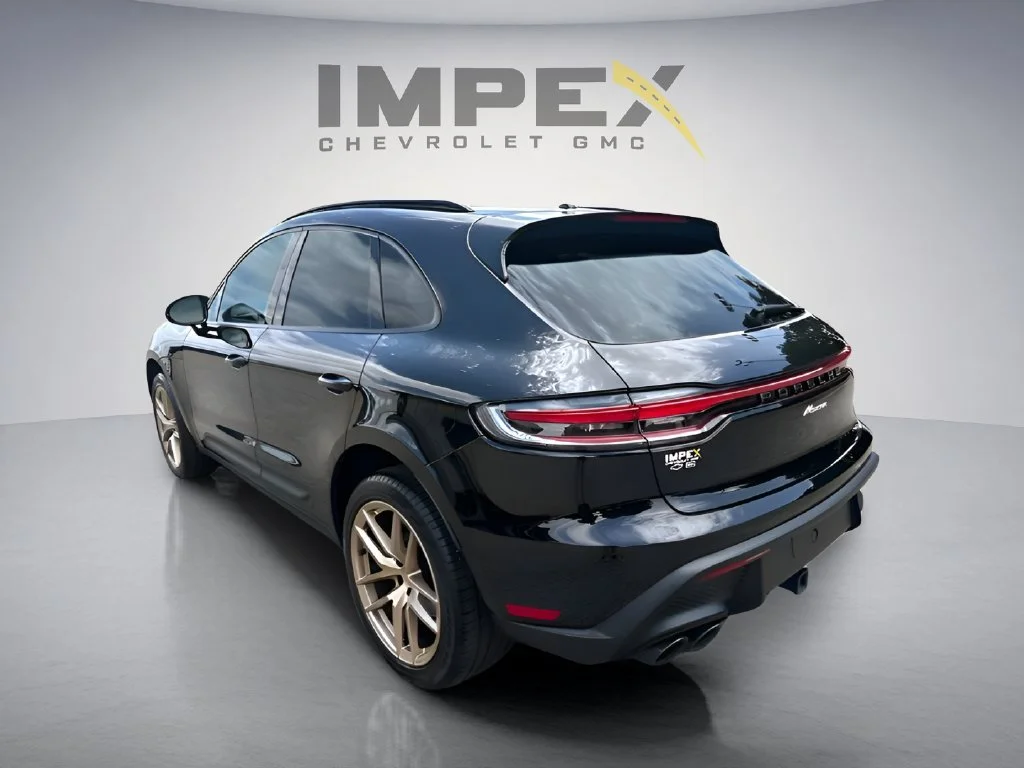 Used 2023  Porsche  image 5