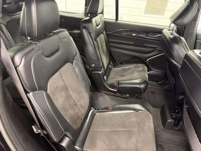 Used 2021 Black Jeep Altitude image 26