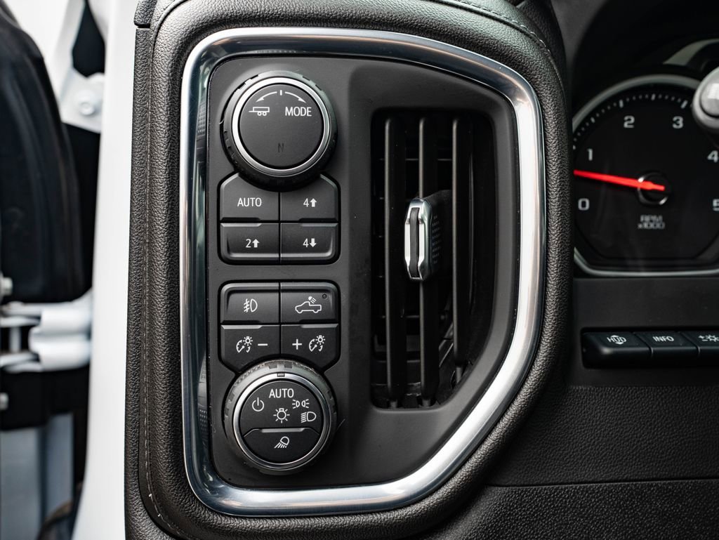 Used 2022 Iridescent Pearl Tricoat Chevrolet High Country image 40