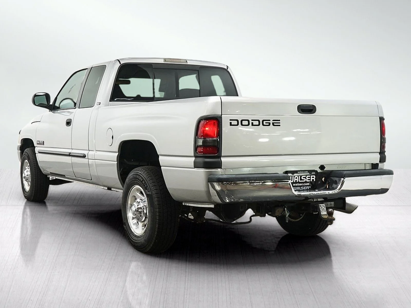 Used 2002  Dodge SLT image 3
