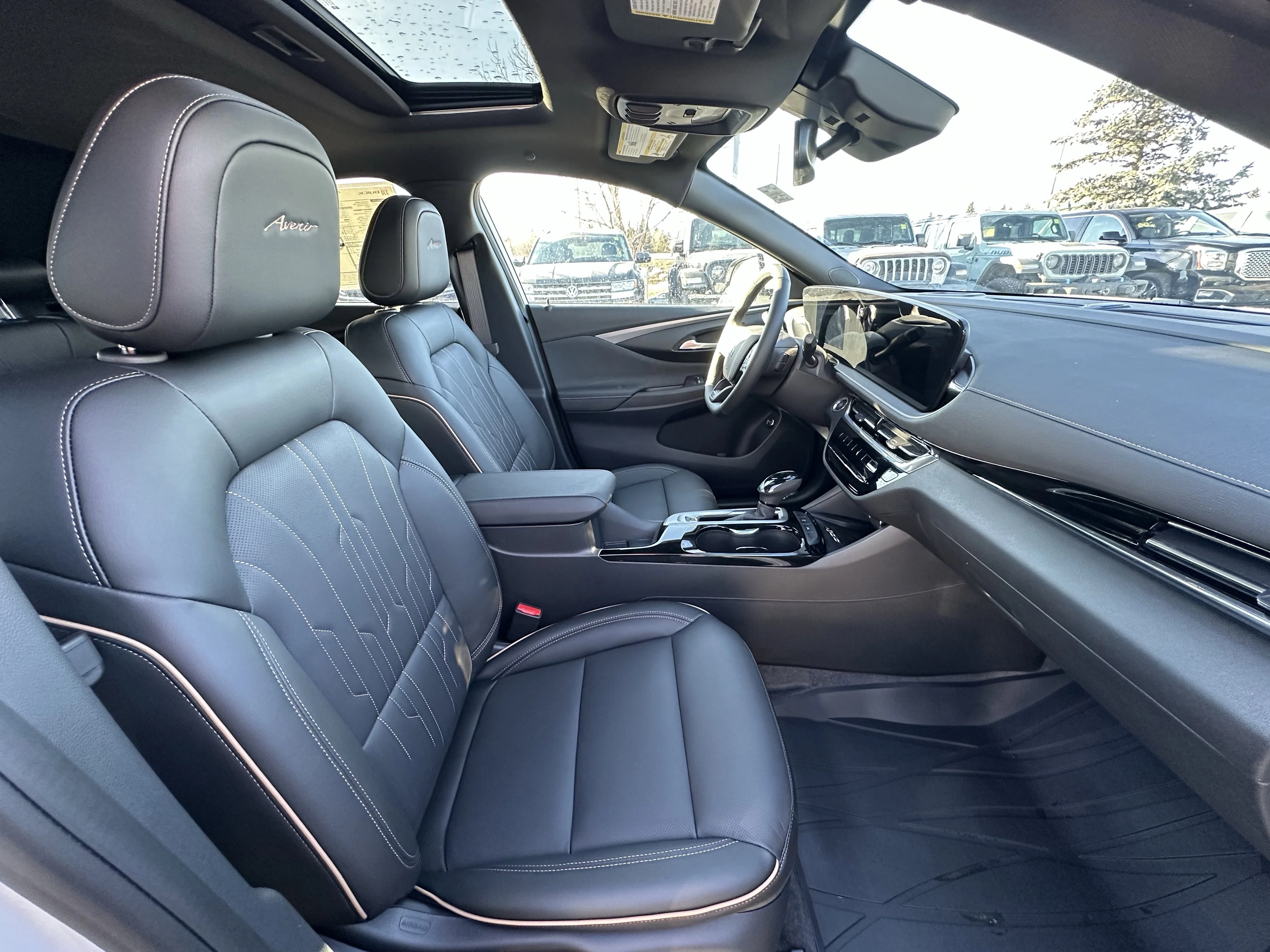 New 2026 White Frost Tricoat Buick Avenir image 19