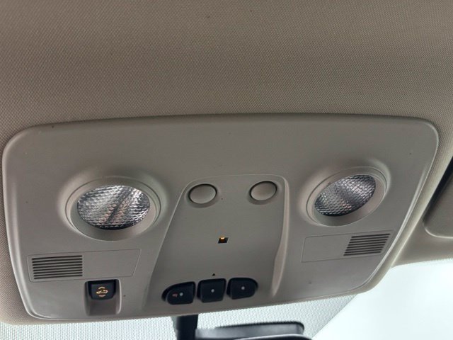 Used 2016 WHITE FROST TRICOAT GMC Denali image 39