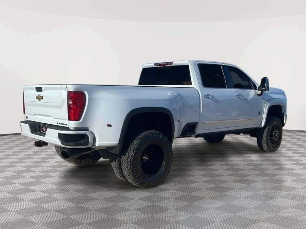 New 2026 Polar White Tricoat Chevrolet High Country DRW image 6