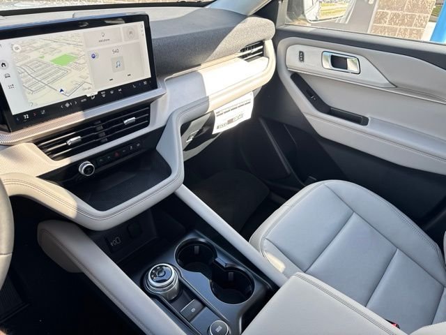 New 2026 Vapor Blue Metallic Ford Active image 26