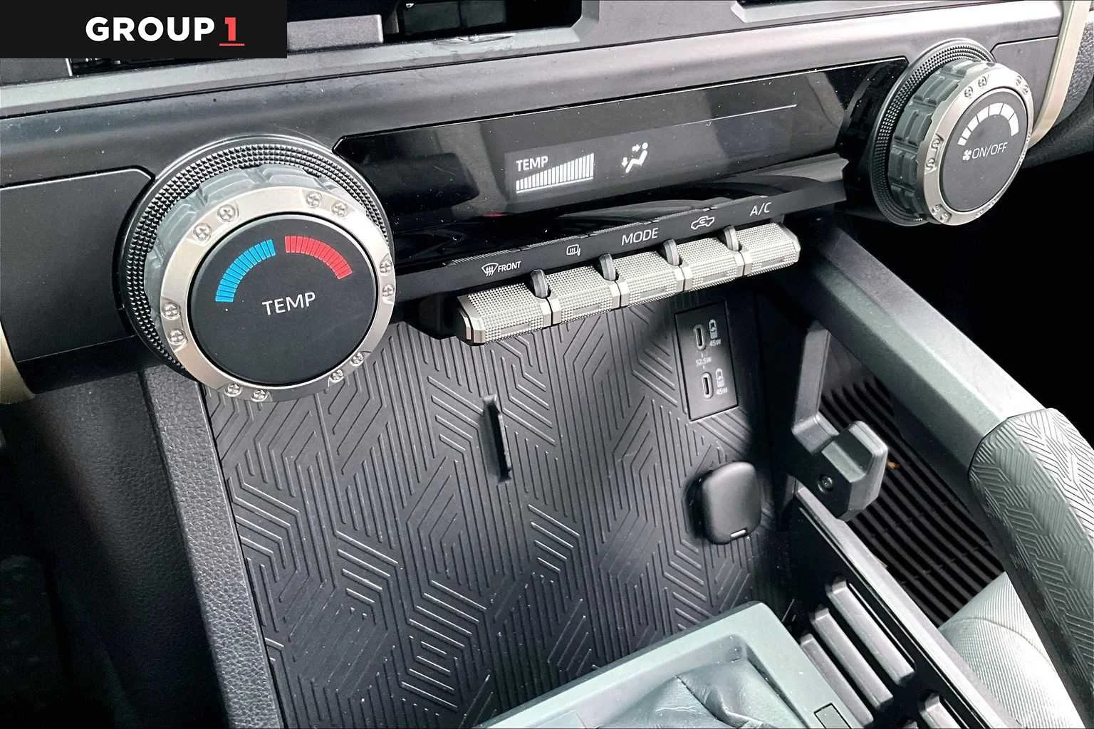 2025 Toyota Tacoma SR5 - Photo 35