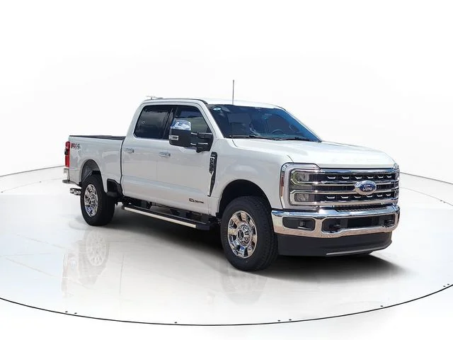 New 2026 Oxford White Ford Lariat image 3