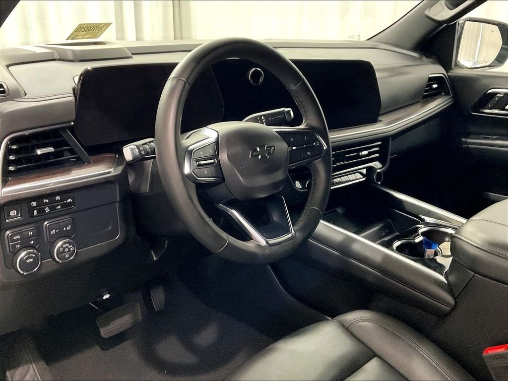 Used 2025 Gray Chevrolet Z71 image 8