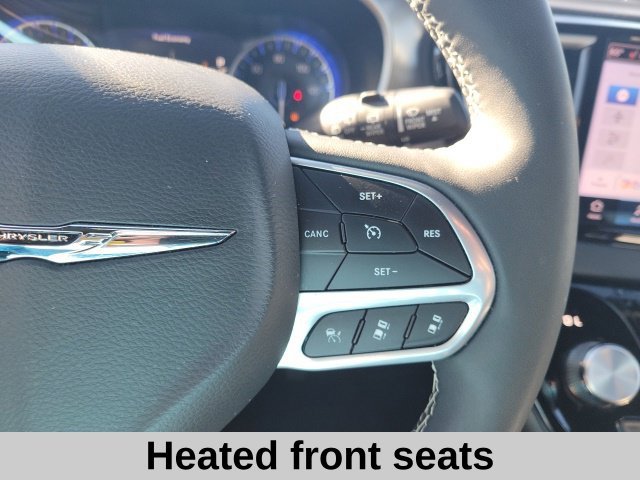 Used 2025 Black Chrysler Select image 13