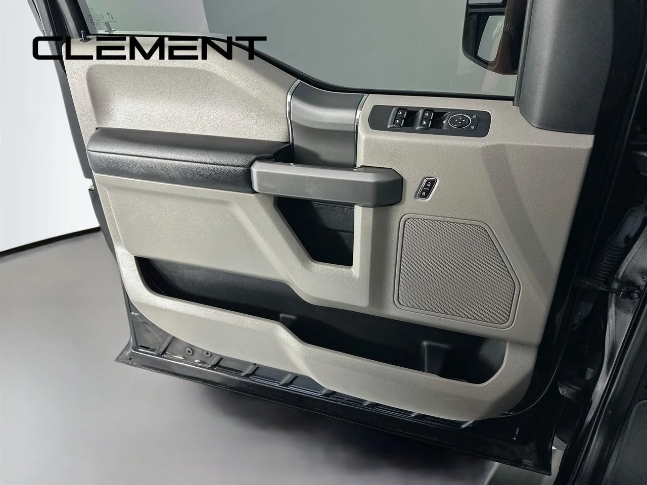 Used 2020 Black Ford XLT image 26