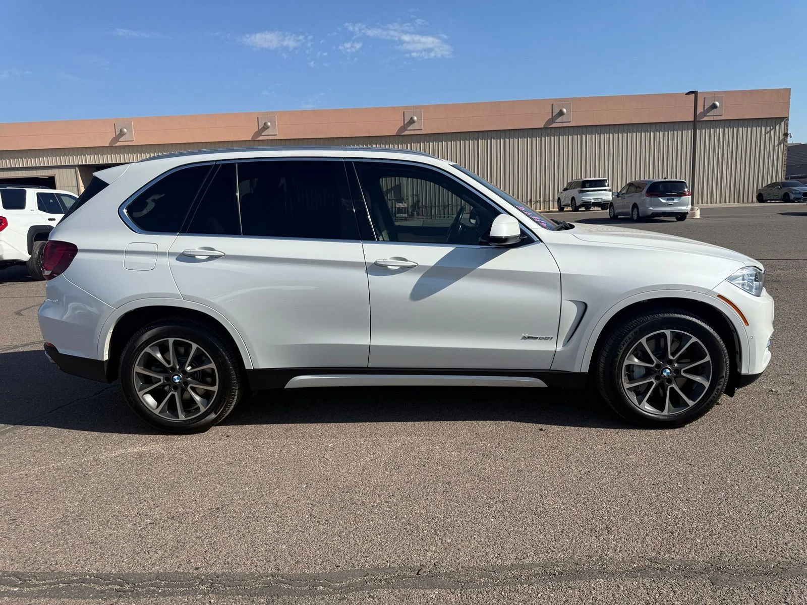 Used 2018 White Metallic BMW xDrive50i image 3