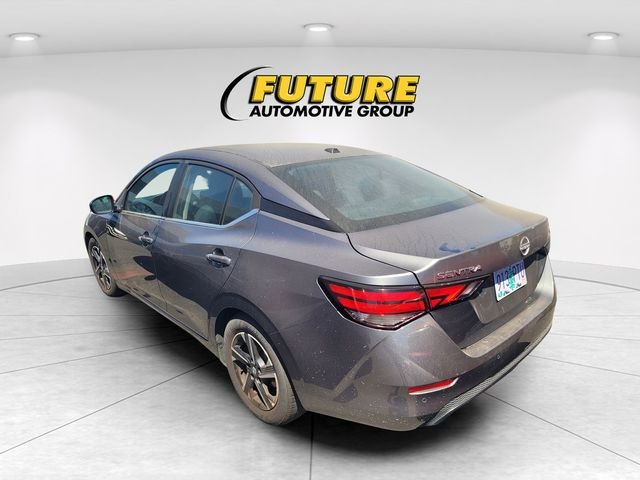 Used 2024 Gray Nissan SV image 4