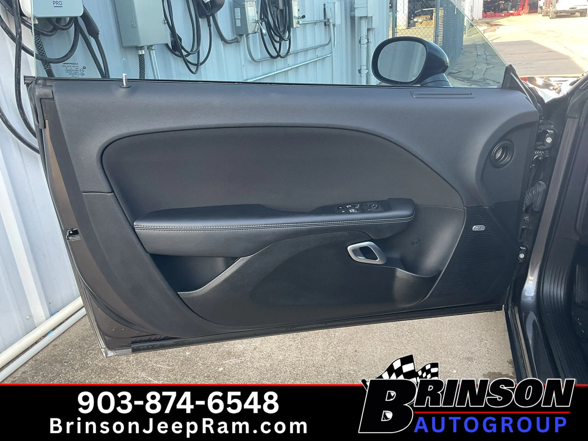 Used 2023 Granite Pearlcoat Dodge SXT image 21