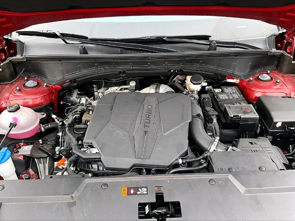 Used 2025 Red Hyundai SEL image 9