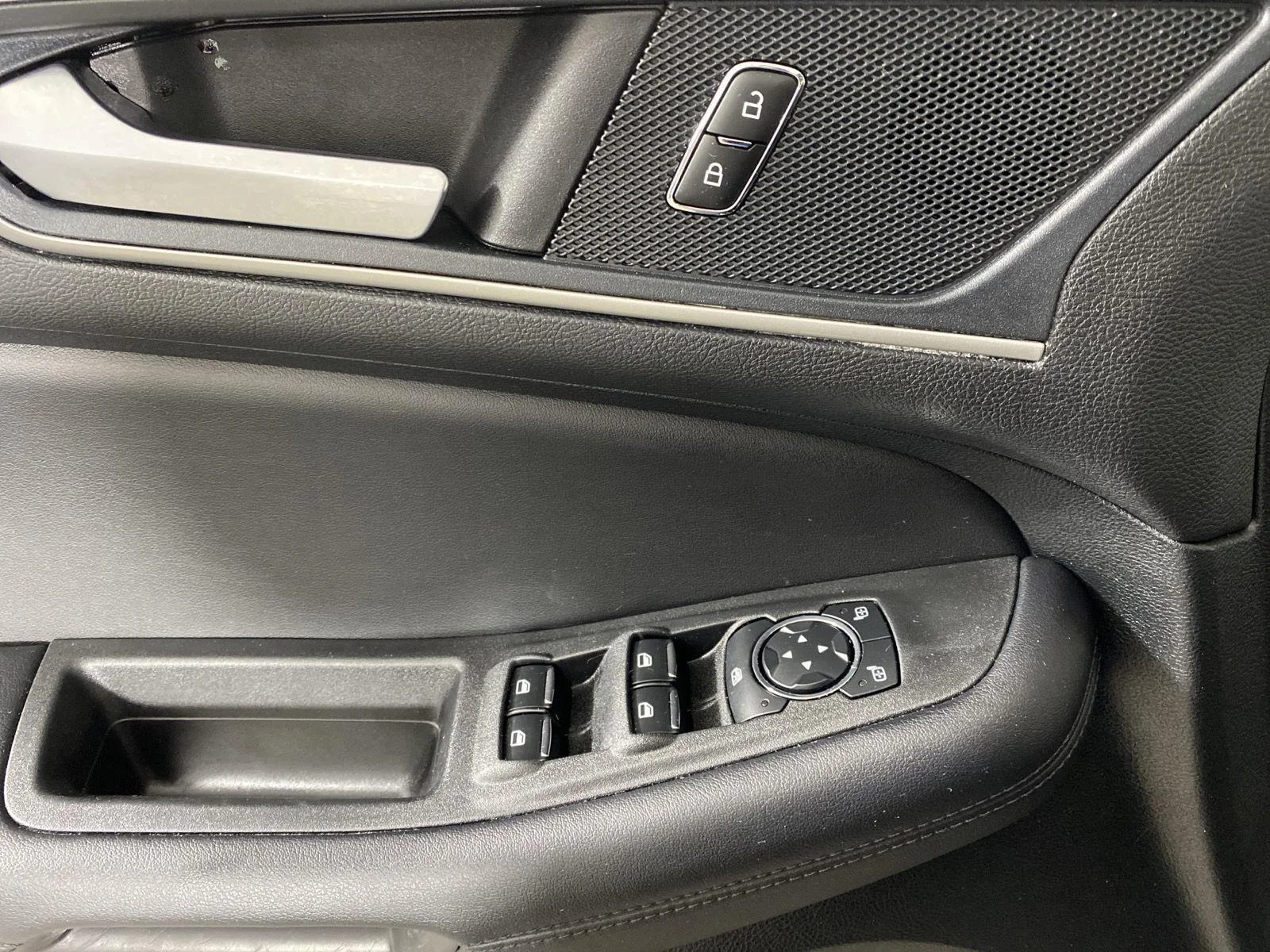 Used 2024 Agate Black Ford SEL image 12