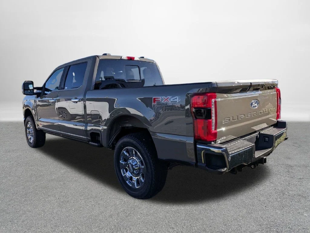 New 2027 Marsh Gray Metallic Ford F-250® Lariat® image 4