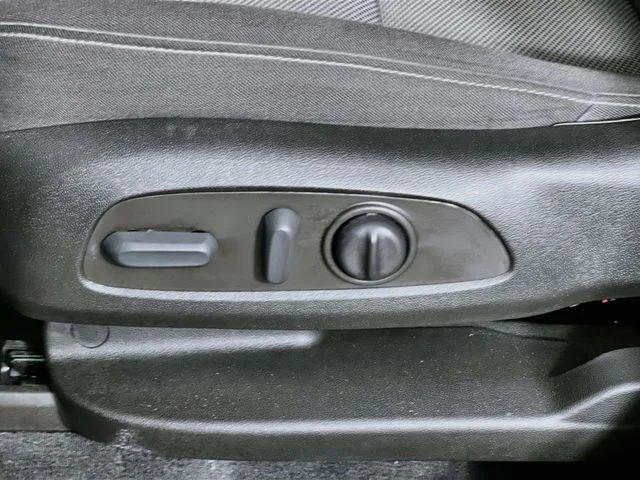 Used 2022 Gray Chevrolet 1LT image 11