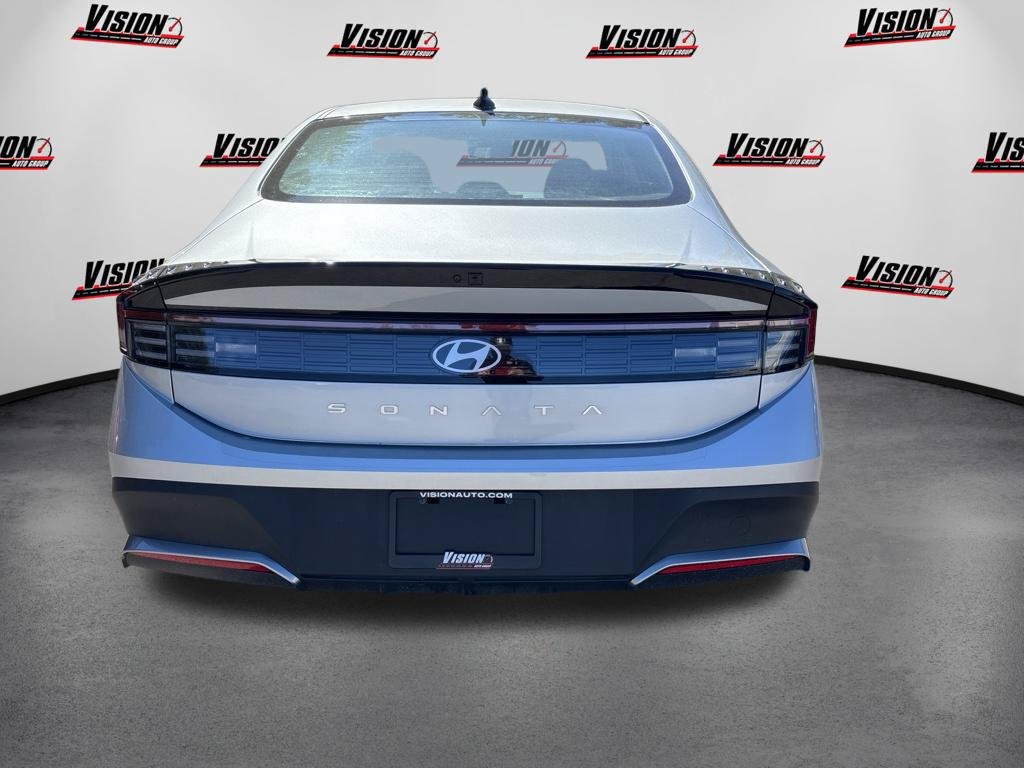 New 2026 Silver Hyundai SE image 6